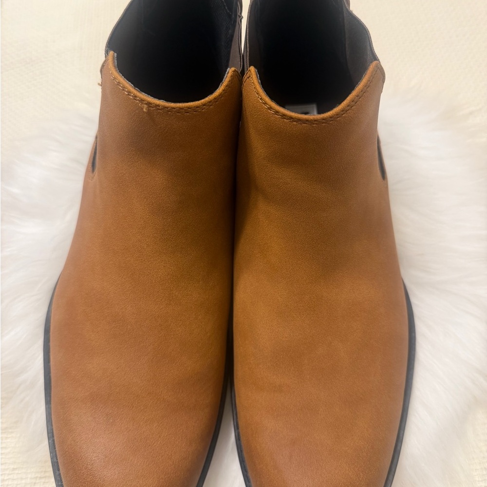 Men's Tan Leather Chukka Boots